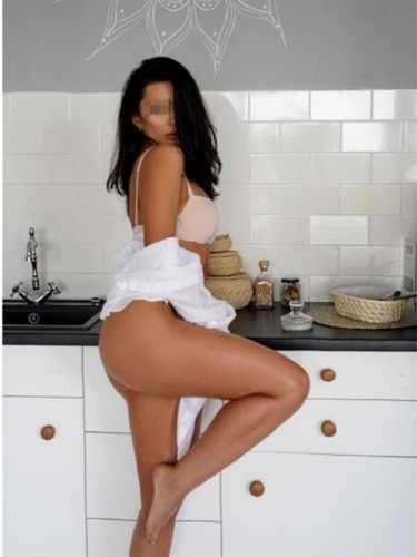 Escort Derkje,Traun available now for your unforgettable time