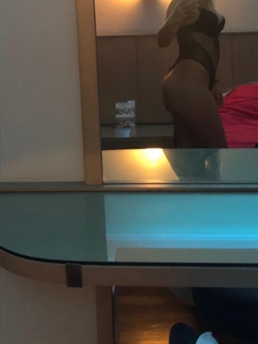 Escort Emmalinnea,Mississauga outcalls only