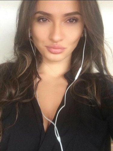 Young Greek escort Fadima Ureji La Roche-sur-Yon