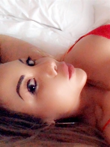 Sexy body sweet personality escort Malleh Aast