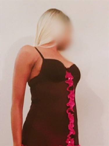 Escort Maud Caroline,Lebeck on me body deep throat fingering massage