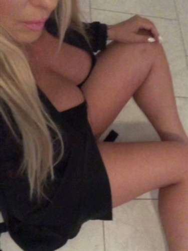 Escort Mikribana,Cork strapon striptease