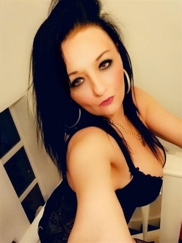 Escort Ousayma,Kirchberg sex massage blowjob