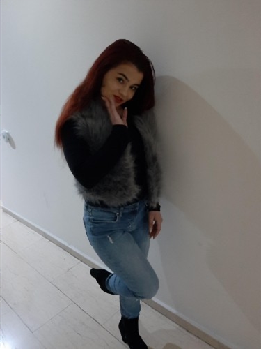 Enjoy intimate connection with busty escort Pia Kari Borlänge