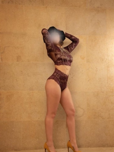 Escort Runjie,Limerick sitting fingering lap dancing massage