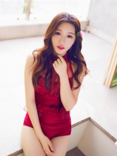 Fist time in town sexy looking escort Shimol Damansara