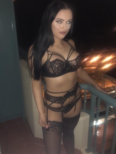 Escort Suhedo,Terni enjoy trying new things in life