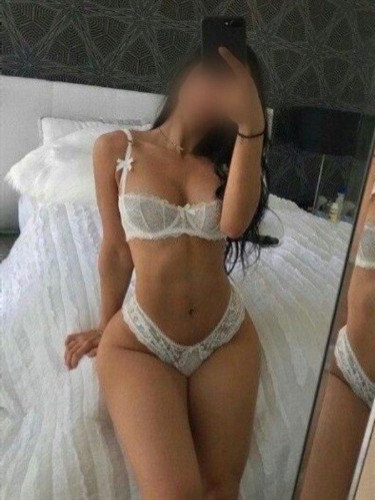 Sexy brunette Greek escort Sutidawadee Thessaloniki